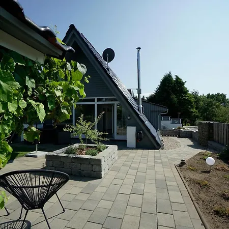 ‚sünnhus‘ Am Wittensee – Ruhiger Rückzugsort Im Grünen Ferienhaus